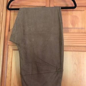 Ruby Ribbon Suedette Leggings